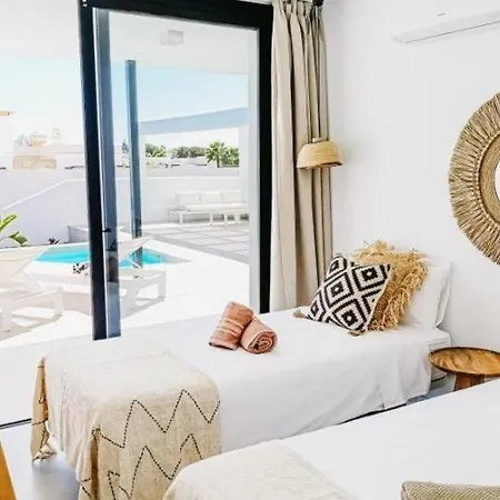 Private With Heated Pool In 1 - Lanzarote * Playa Blanca (Lanzarote)