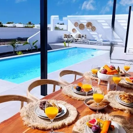 Private With Heated Pool In 1 - Lanzarote *